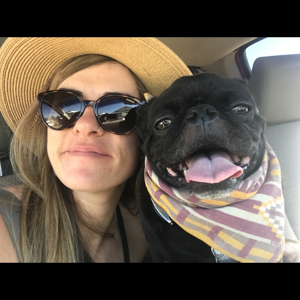 Meet your Posher, Caitlin